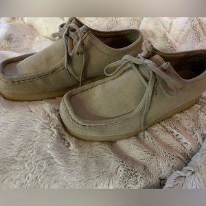 Clark’s wallabees 6.5